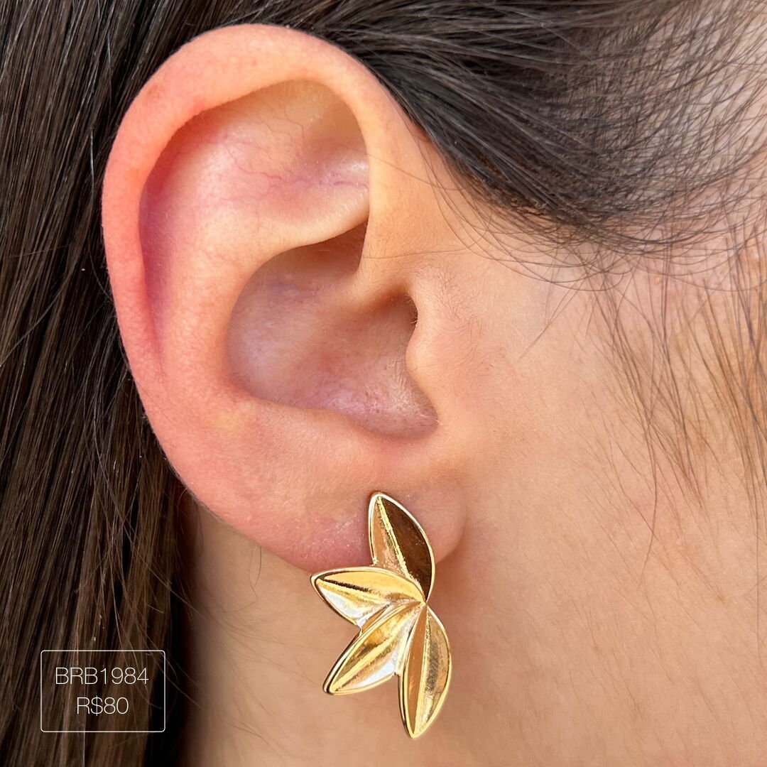 Brinco de Folha Liso Dourado